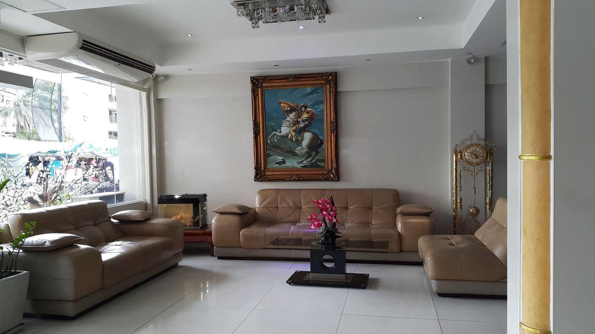 The Privi Suites Pattaya Bagian luar foto
