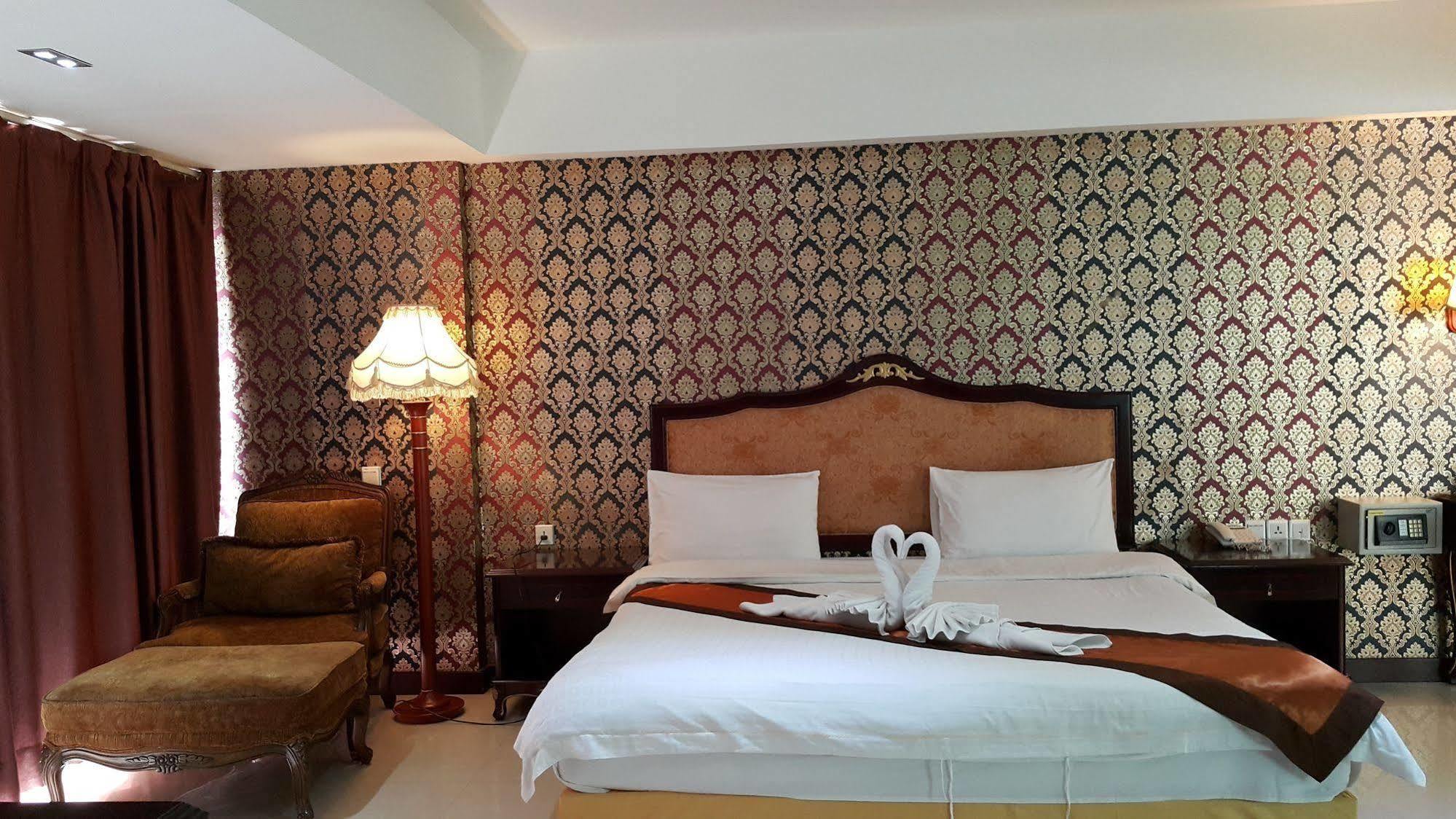 The Privi Suites Pattaya Bagian luar foto