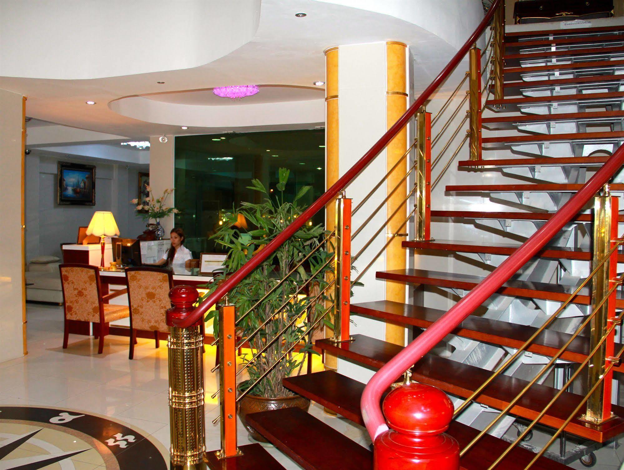 The Privi Suites Pattaya Bagian luar foto