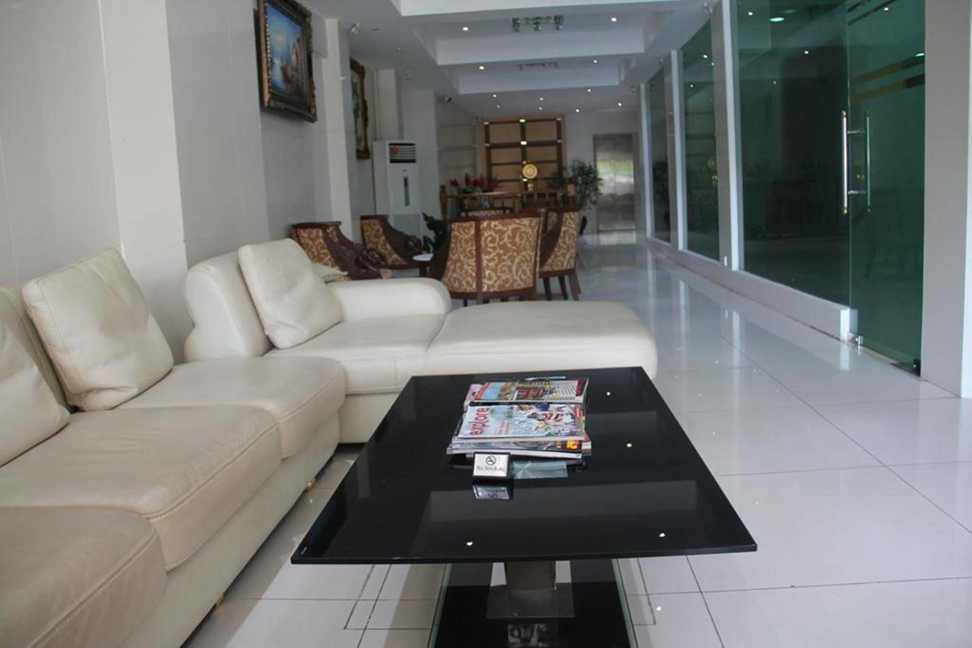 The Privi Suites Pattaya Bagian luar foto